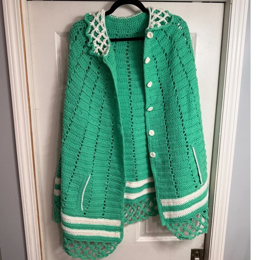 Vintage Handmade Crochet Cape Poncho Green White Button Front Pockets One Size